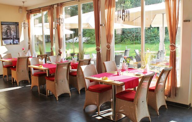 candle-light-dinner-fuer-zwei-goessweinstein-restaurant