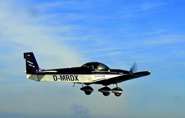 privatrundflug-mit-flugtheorie-grefrath-flugzeug