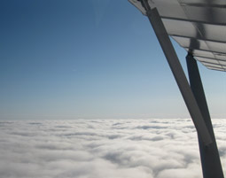fliegen-wolken
