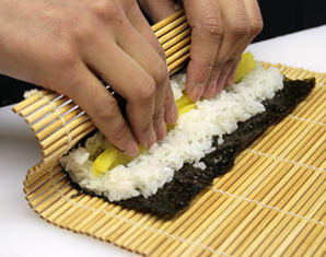 Sushi-Kochkurs Saarbrücken - Asiatisch kochen: eine kulinarische Reise durch Fernost Sushi-Kochkurs Saarbrücken - Asiatisch kochen: eine kulinarische Reise durch Fernost