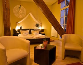 Entspannen und Träumen für Zwei - Bad Liebenstein Kulturhotel Kaiserhof - 1 Übernachtung - Freie Nutzung der Saunalandschaft