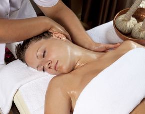 After-Work-Relaxing   Nürnberg Gesichtsbehandlung, Aromaöl-Massage, Mineralmaske, Handmassage