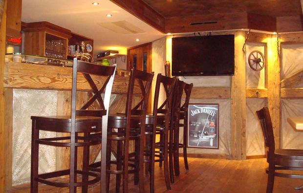 romantikwochenende-loewenstein-hoesslinsuelz-bar