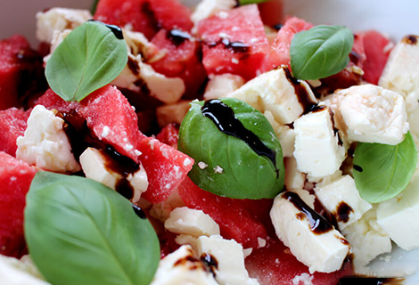 Salate zum Grillen: Mit diesen Rezepten begeisterst Du jeden auf Deiner Grillparty!